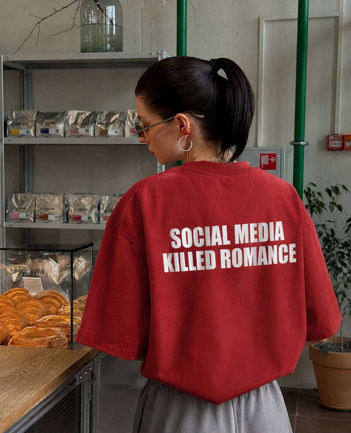 ROMANCE RED OVERSIZED TSHIRT